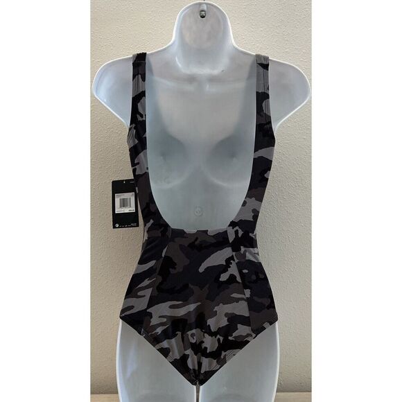 Nike NESSA326 001 Black/Gray Sz XS Camo U-Back One-Piece Swimsuit - Picture 2 of 10